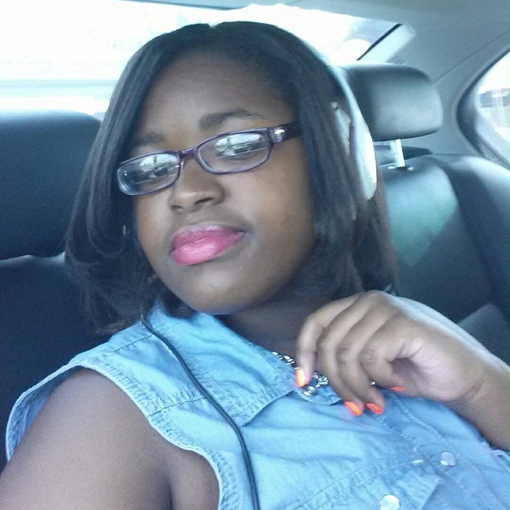 Meet your Posher, Kayla